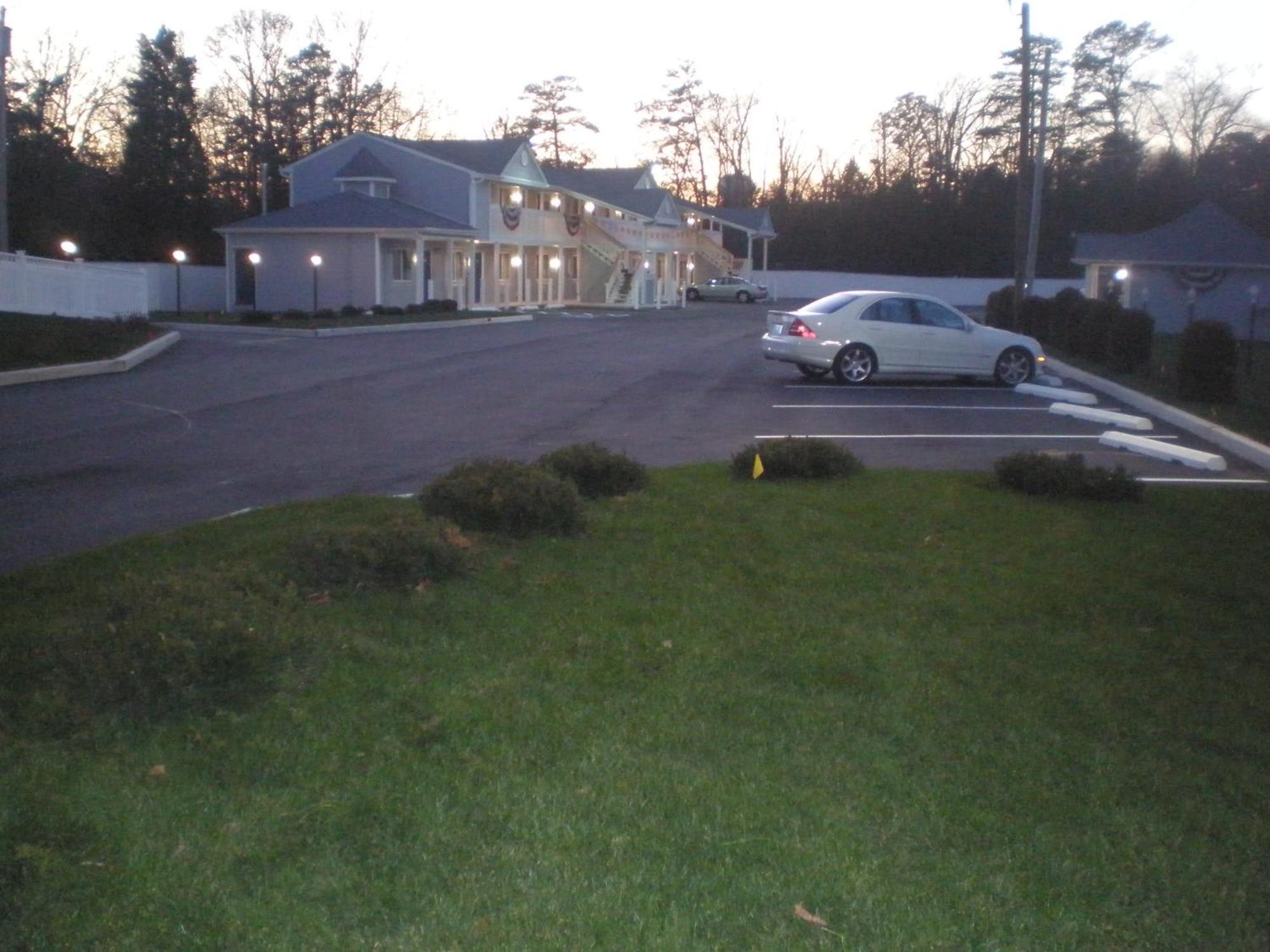 Village Inn & Suites - Smithville Exterior photo